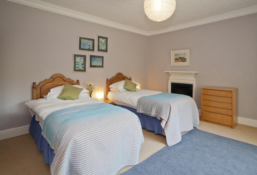 Tros Yr Afon Holiday Cottages And Manor House Beaumaris Room photo